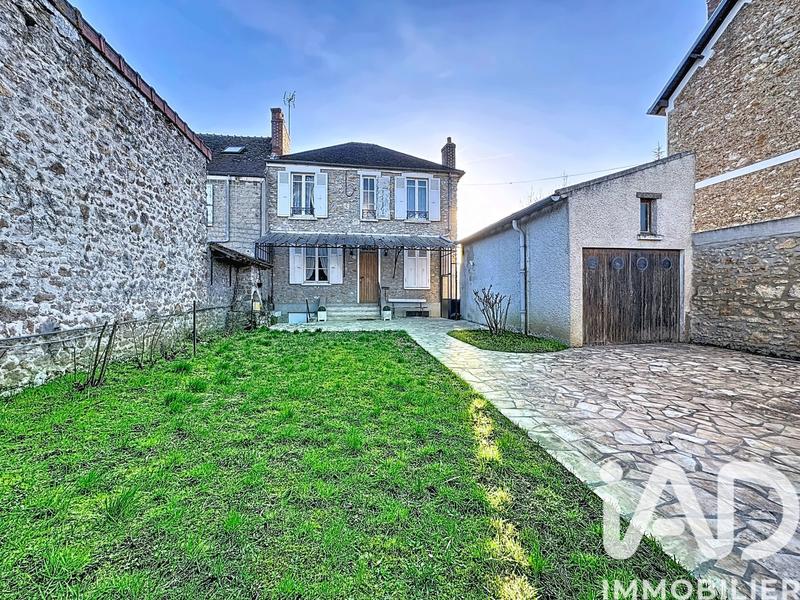Maison - 98 m² - 5 pièces
