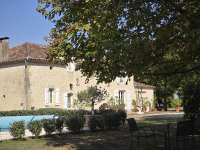 Maison - 280 m² - 10 pièces