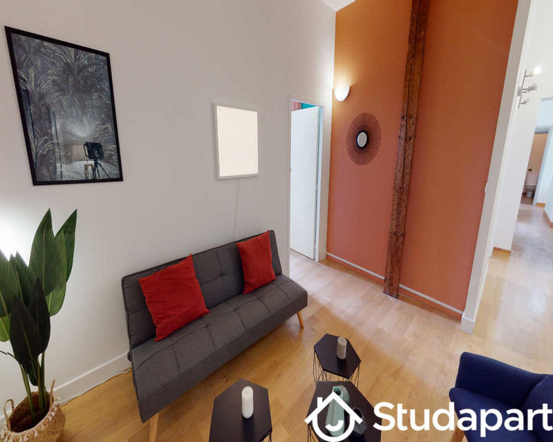 Chambre - 120 m² - 1 pièce