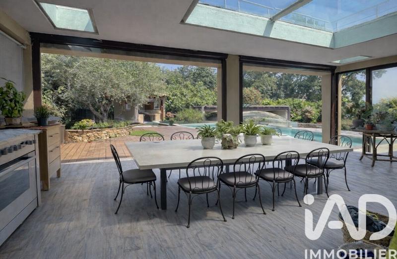 Maison - 245 m² - 9 pièces