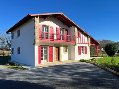 Propriété - 153 m² - 6 pièces