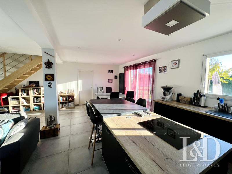 Maison contemporaine - 130 m² - 10 pièces