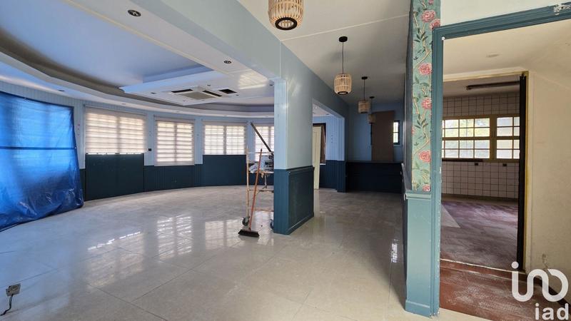 Local commercial - 294 m²