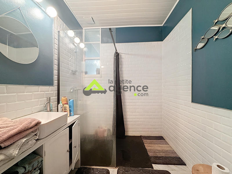 Maison - 230 m² - 7 pièces