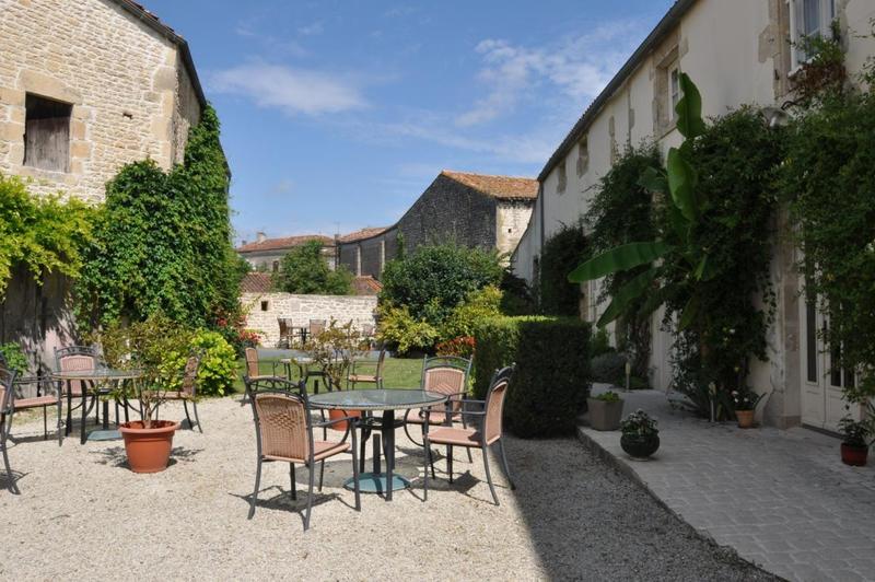 Maison - 713 m² - 15 pièces