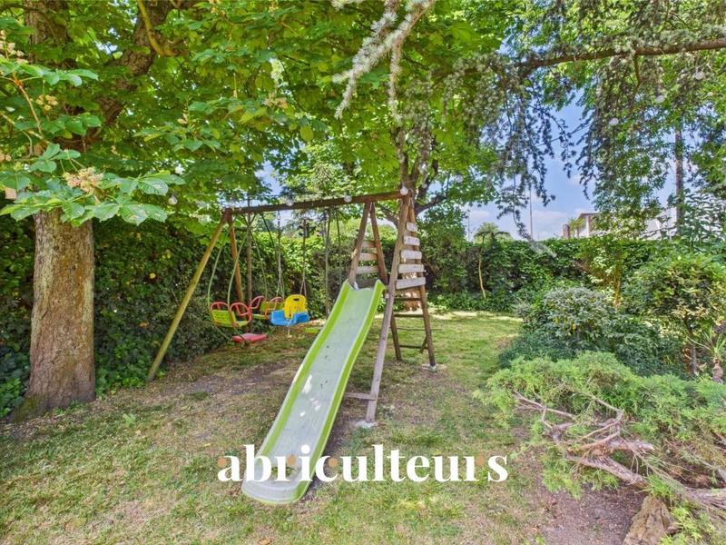 Appartement - 165 m² - 6 pièces