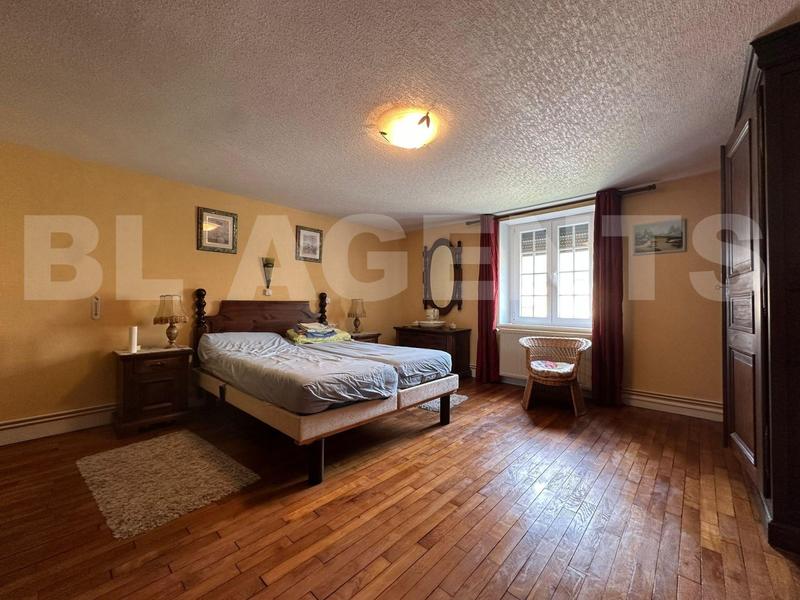 Maison - 159 m² - 6 pièces