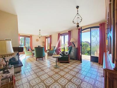 Maison - 104 m² - 5 pièces