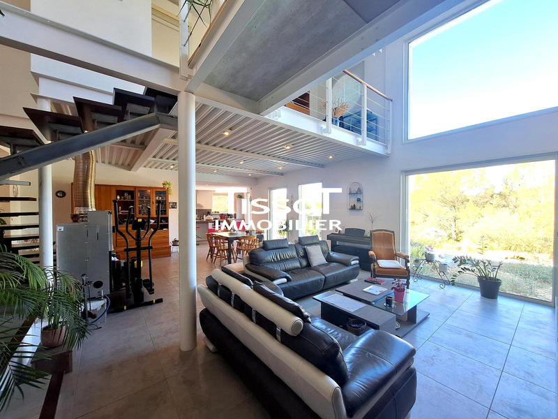 Maison contemporaine - 192 m² - 6 pièces