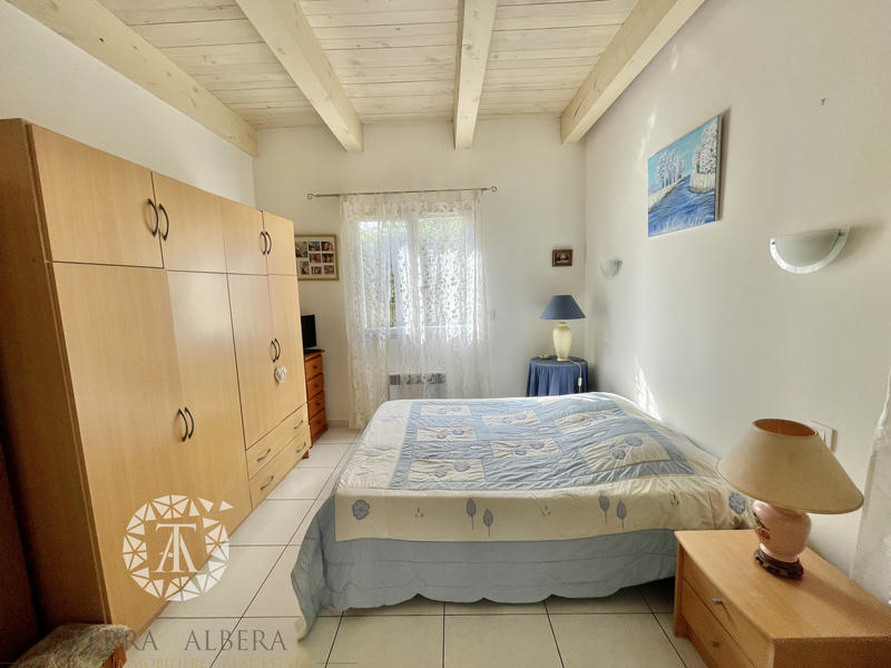 Villa - 285 m² - 10 pièces