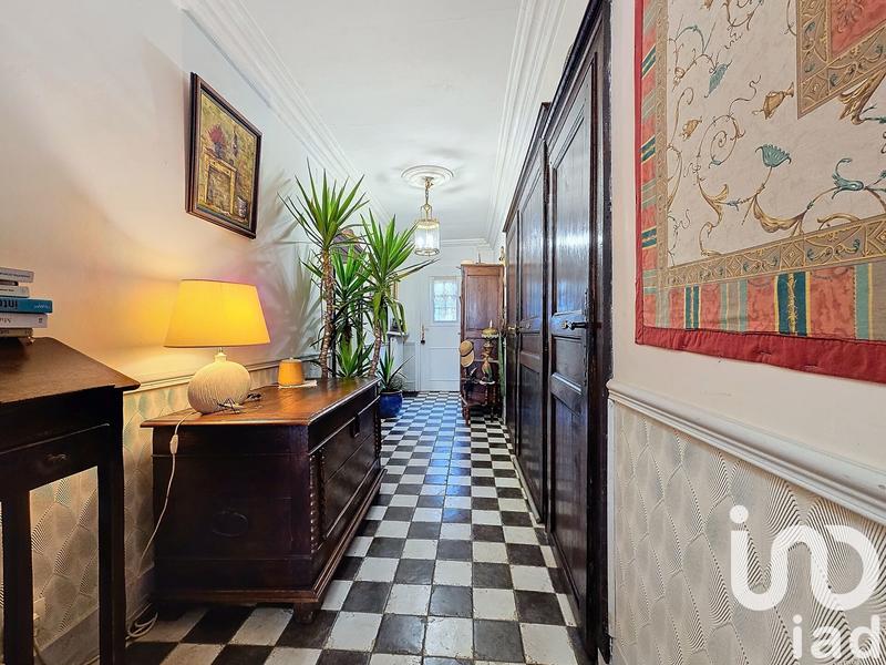 Maison - 240 m² - 8 pièces