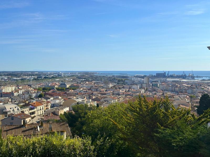 Maison - 98 m² - 5 pièces