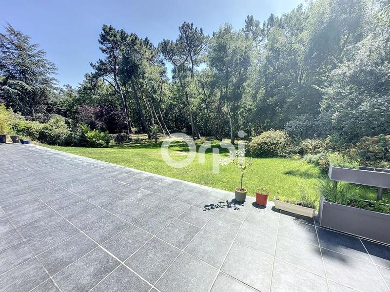 Villa - 270 m² - 8 pièces