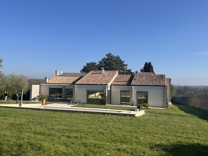Maison d'architecte - 228 m² - 8 pièces