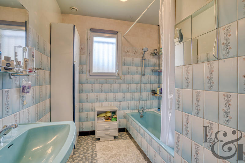 Maison - 195 m² - 6 pièces