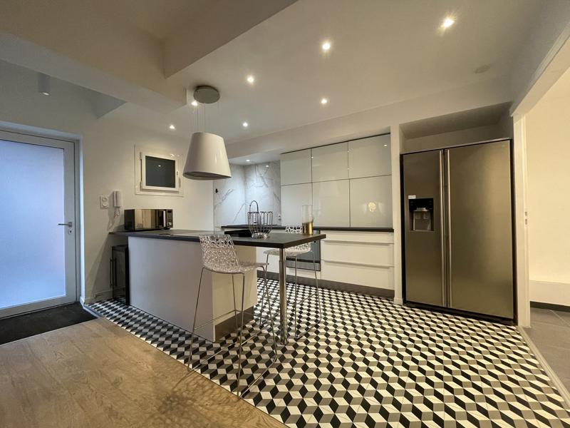 Appartement - 130 m² - 4 pièces