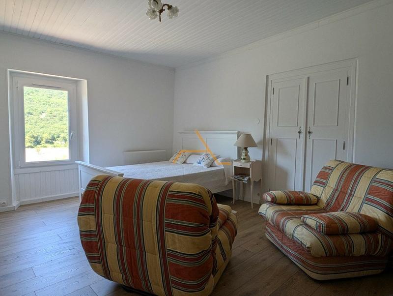 Maison en pierre - 140 m² - 6 pièces