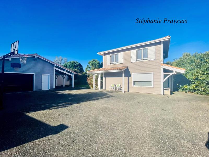 Maison - 140 m² - 5 pièces