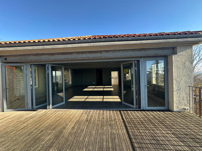 Maison - 327 m² - 13 pièces