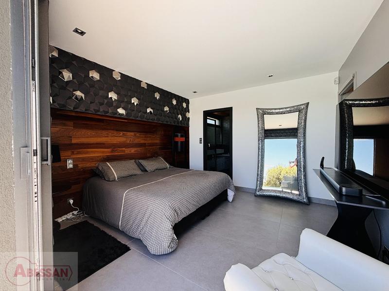 Maison contemporaine - 220 m² - 6 pièces