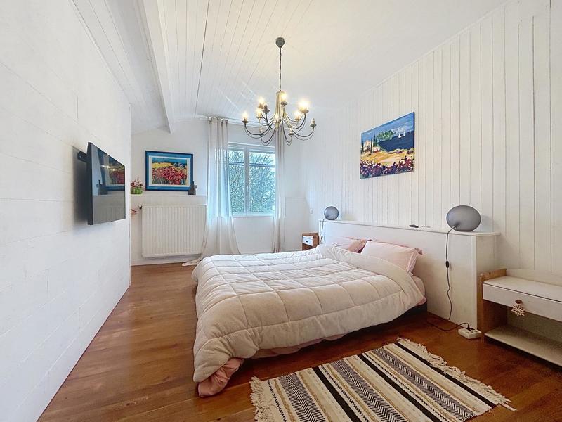 Maison - 345 m² - 10 pièces