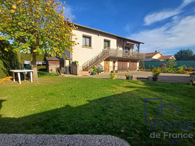 Maison traditionnelle - 132 m² - 6 pièces