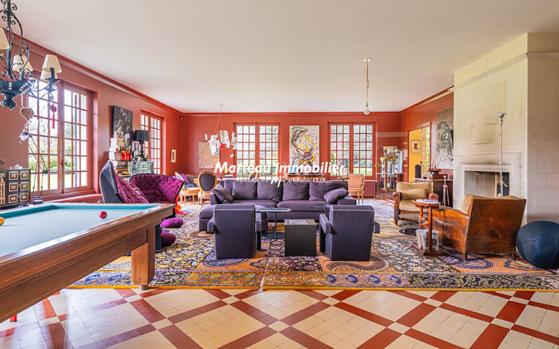 Demeure - 589 m² - 15 pièces