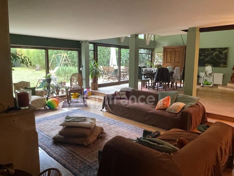 Propriété - 233 m² - 7 pièces