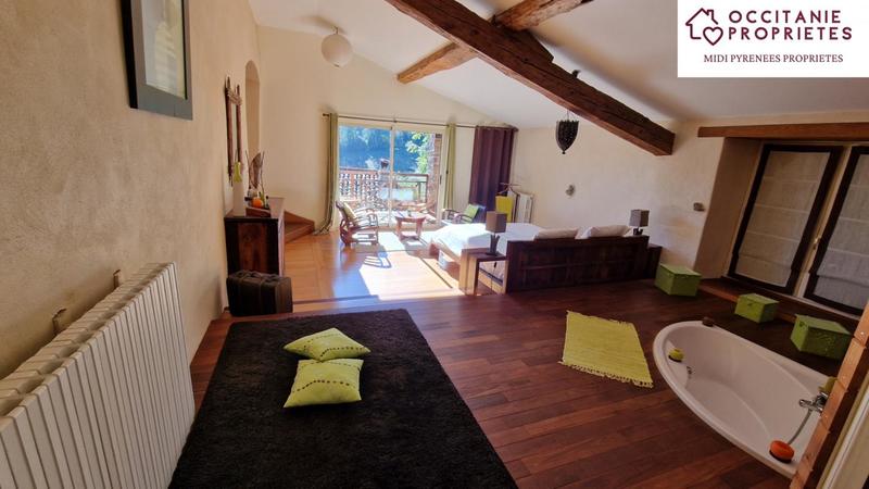 Demeure - 320 m² - 10 pièces