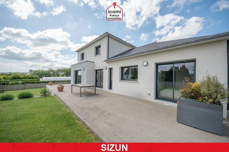 Maison - 220 m² - 6 pièces