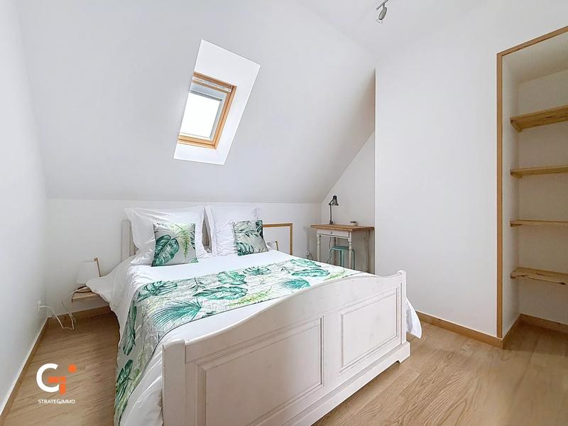 Maison - 202 m² - 7 pièces