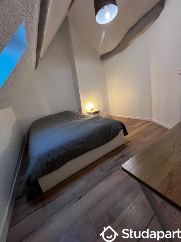 Chambre - 9 m² - 1 pièce