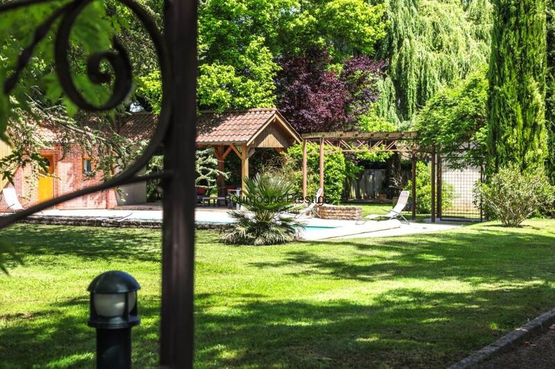 Propriété - 250 m² - 9 pièces