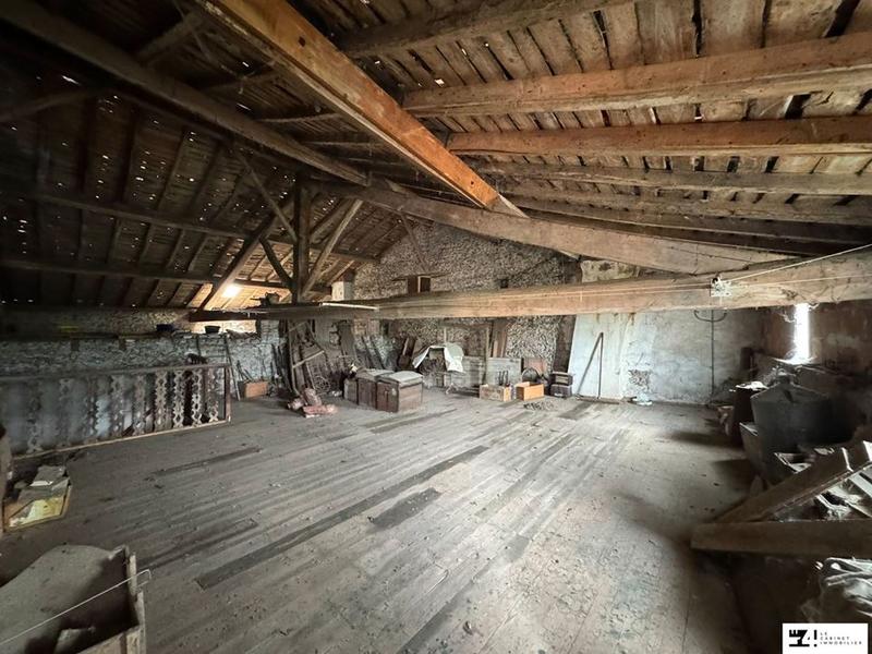 Maison traditionnelle - 331 m² - 9 pièces