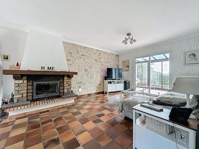 Maison - 166 m² - 8 pièces