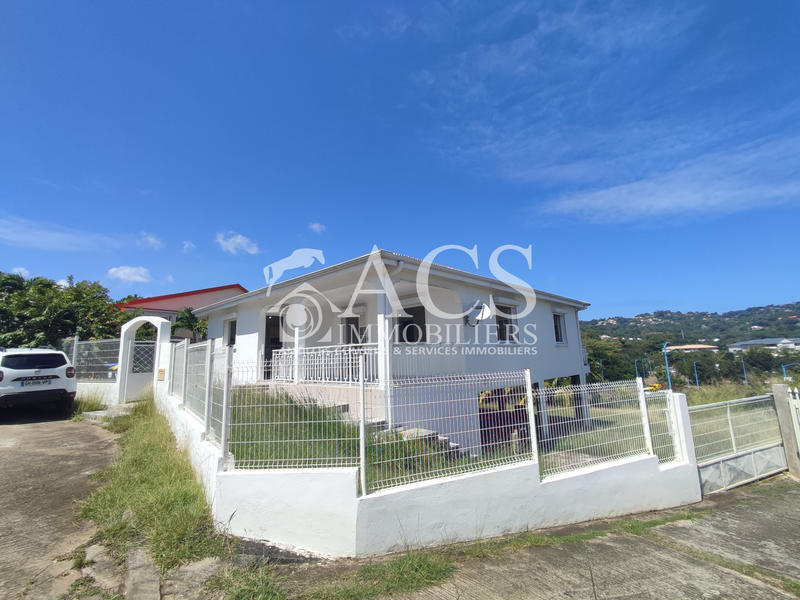 Maison - 104 m² - 4 pièces