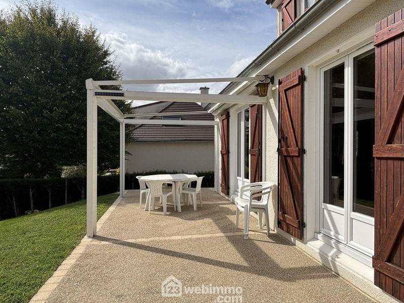 Maison - 206 m² - 11 pièces