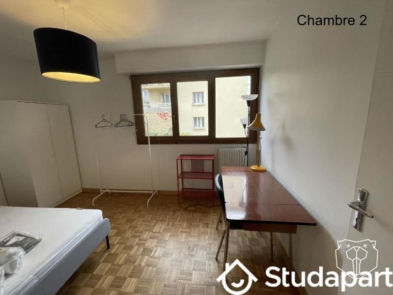 Chambre - 11 m² - 1 pièce