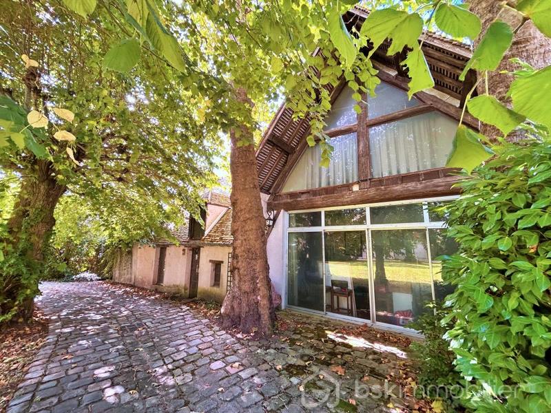 Maison de maîtres - 317 m² - 11 pièces