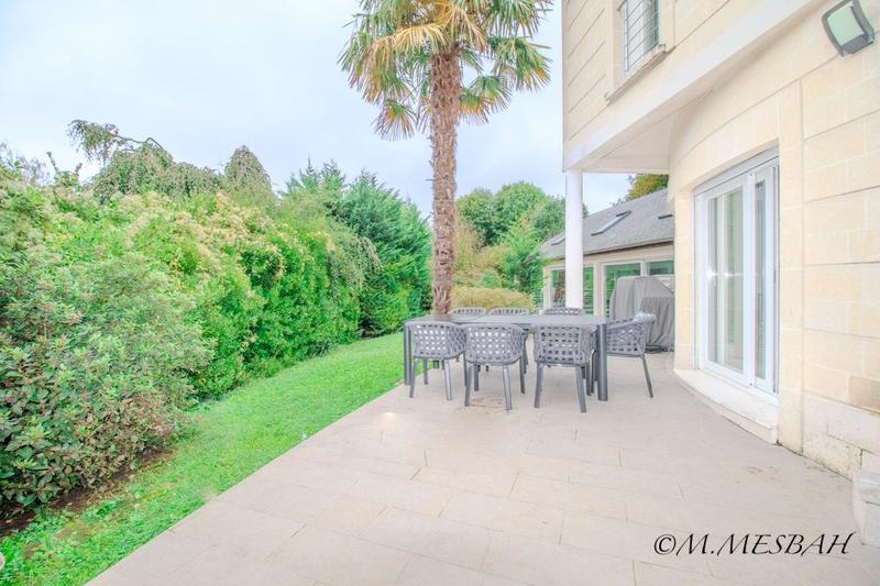 Villa - 350 m² - 10 pièces