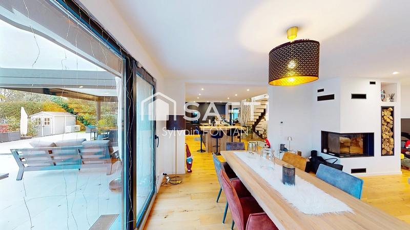 Maison - 200 m² - 7 pièces