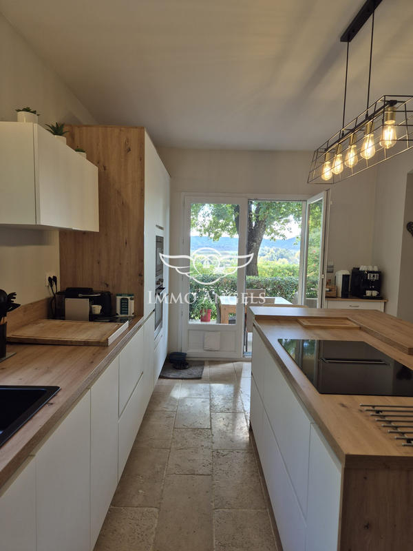 Maison - 145 m² - 5 pièces