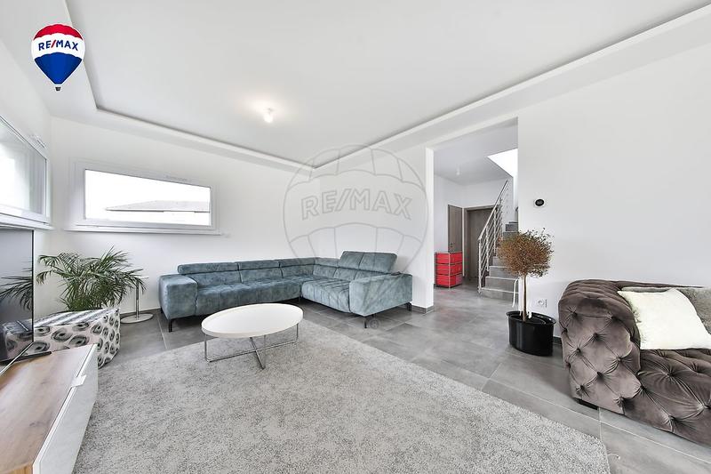 Maison - 160 m² - 6 pièces