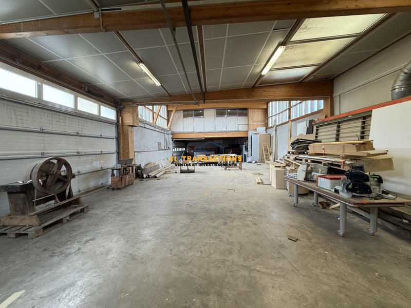 Local d'activités - 1 306 m²