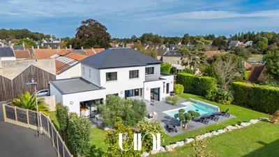 Maison - 185 m² - 6 pièces