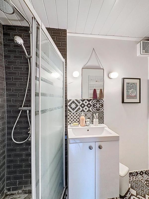 Maison - 165 m² - 9 pièces