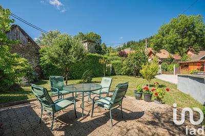 Maison - 181 m² - 7 pièces