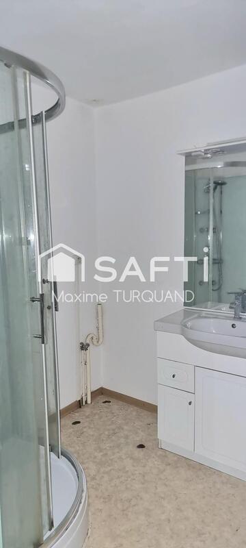 Maison - 275 m² - 10 pièces