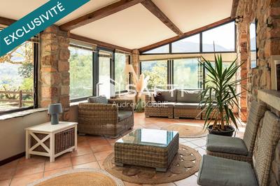 Maison - 204 m² - 8 pièces