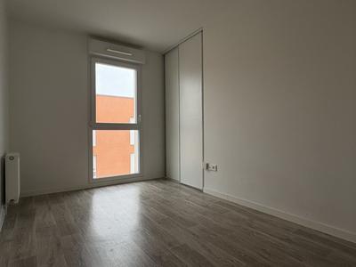 Appartement - 80 m² - 5 pièces